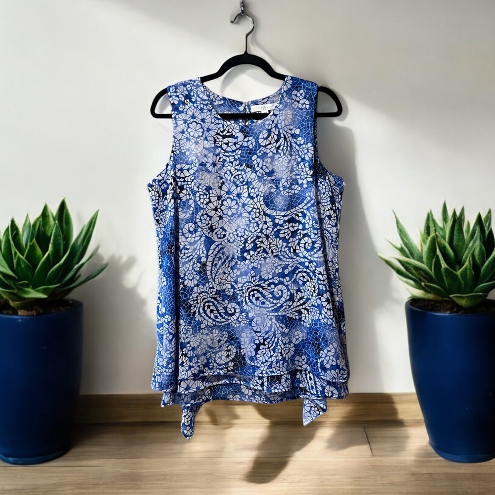 Fever Blue & White Mosaic Floral/Paisley Print Sleeveless Layered Tunic Top